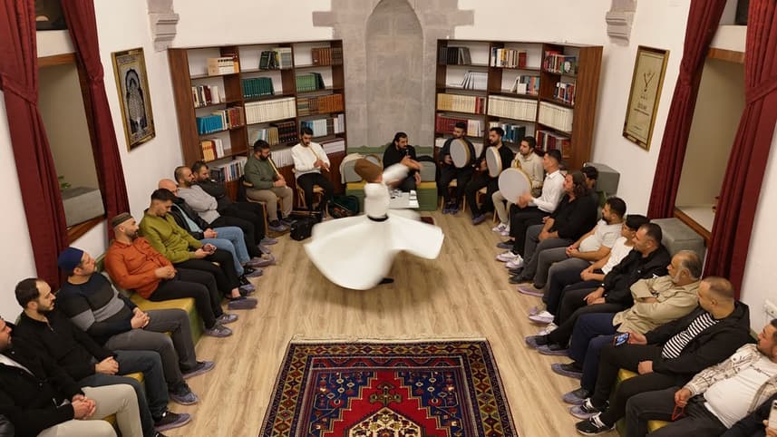 Aksaray’da eski Darphane şimdi ilahilerle doluyor