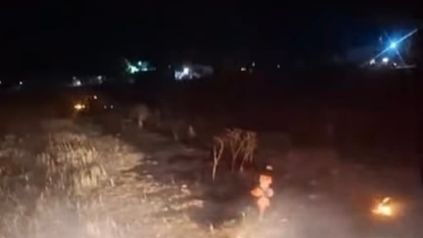 Eskil’de petrol arkasındaki tarlada korkutan yangın