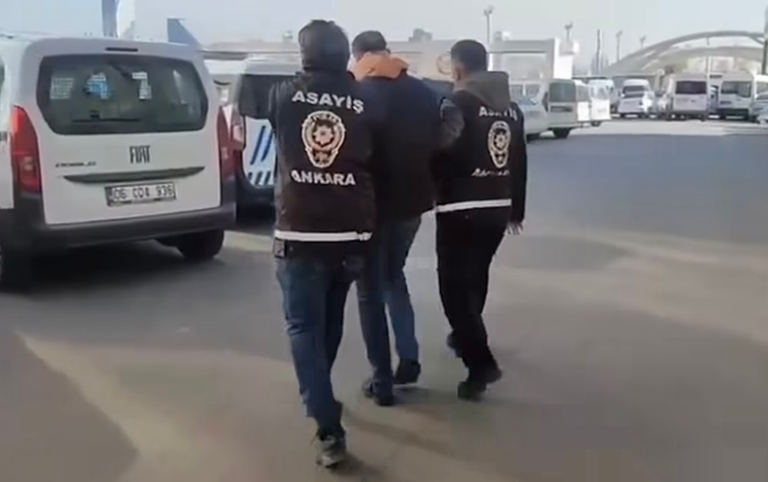 Aranan şahıslara Türkiye dar edildi