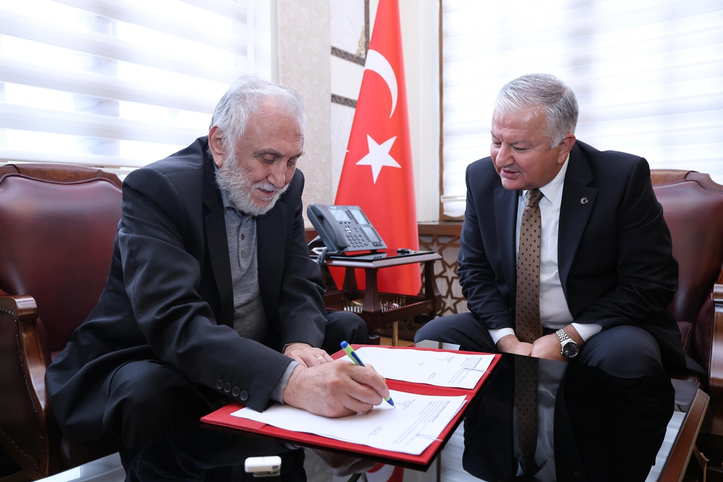 Eşmekaya’da hayırsever eliyle çok amaçlı salon yapılacak
