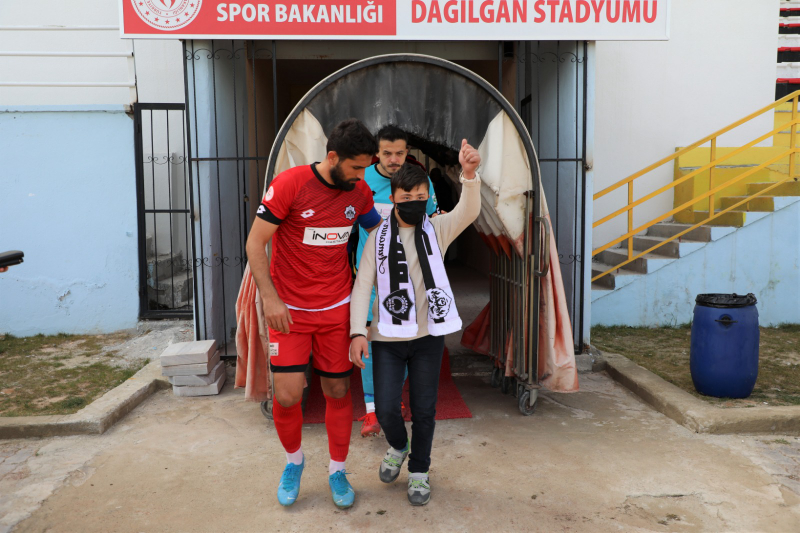 Aksarayspor taraftarı özel çocuk Fahrettin’e büyük sürpriz