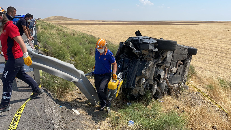 Ankara yolunda feci kaza: 2 ölü 4 yaralı