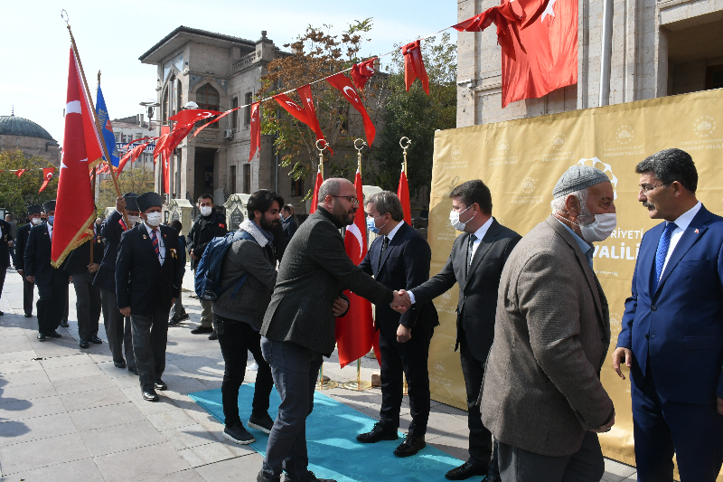 CUMHURİYET COŞKUSU MEYDANA SIĞMADI!