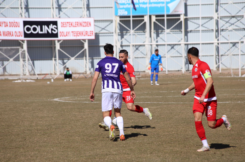 İLK YARIDA GOL ÇIKMADI