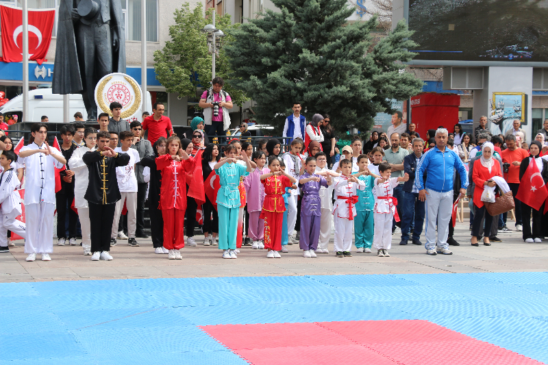 Aksaray 19 Mayıs'ı Coşkuyla Kutladı: Milli Mücadele'nin Ateşi 104 Yıl Önce Yandı