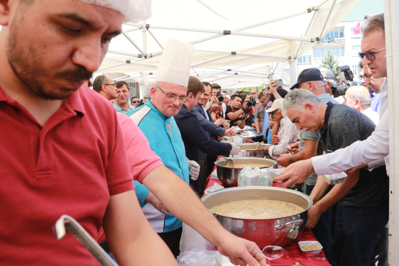 Aksaray Barosu'ndan İki Bin Kişilik Aşure Etkinliği