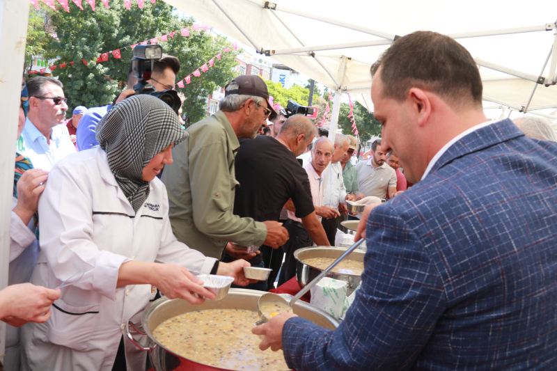 Aksaray Barosu'ndan İki Bin Kişilik Aşure Etkinliği