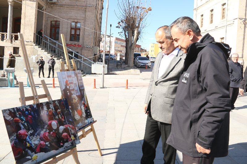 AFAD'dan Depremin Yıldönümünde Fotoğraf Sergisi