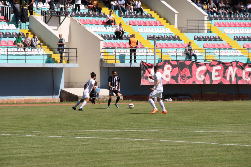 İLK YARIDA DENGELER BOZULMADI