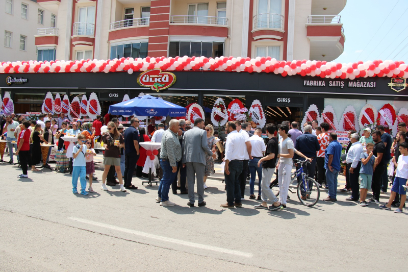 ÜLKÜ KURUYEMİŞ, GÖRKEMLİ BİR PROGRAMLA AÇILDI