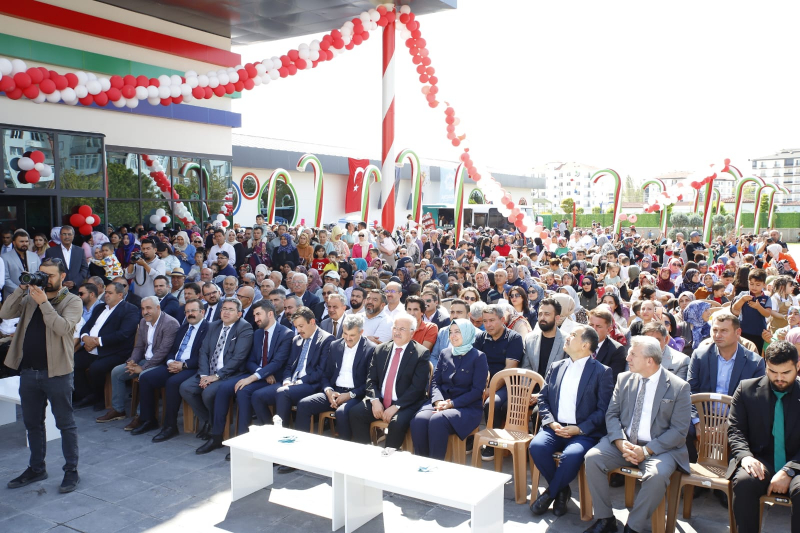 AKSARAY’IN ÇOCUKLARININ YÜZÜNÜ GÜLDÜRECEK ÇOCUK EĞLENCE MERKEZİ AÇILDI