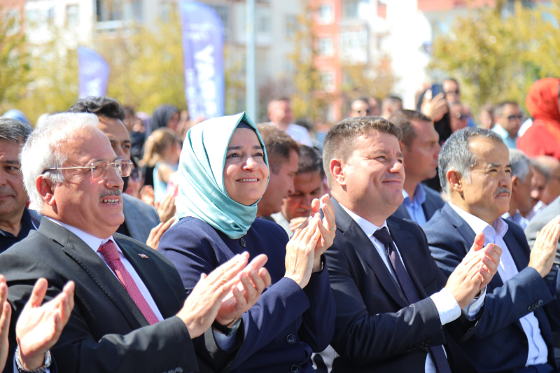 AKSARAY’IN ÇOCUKLARININ YÜZÜNÜ GÜLDÜRECEK ÇOCUK EĞLENCE MERKEZİ AÇILDI