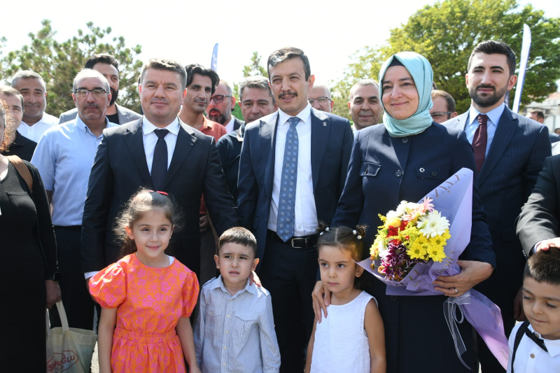 AKSARAY’IN ÇOCUKLARININ YÜZÜNÜ GÜLDÜRECEK ÇOCUK EĞLENCE MERKEZİ AÇILDI