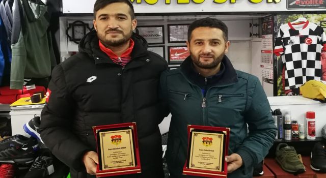 Kurtuluş Bahçelispor’dan Kaptanlara Plaket