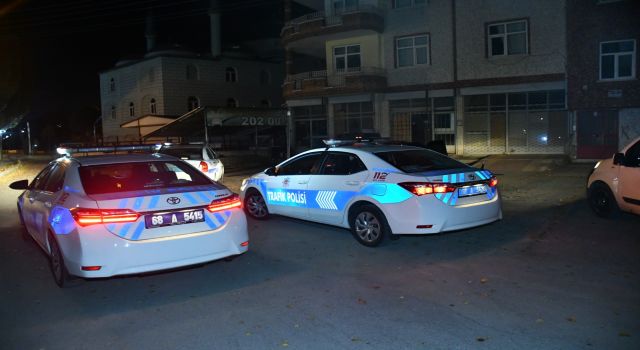 Polisin Dur İhtarına Uymayan Sürücü Otomobili Bırakıp Kaçtı