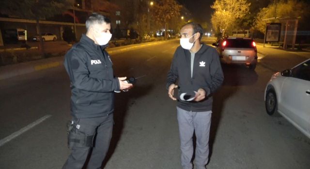 Evine Gitmek İçin Araç Bulamayan Vatandaşa Polis Yardımcı Oldu 