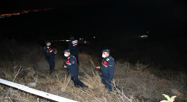 Saçmalar Nevşehir Belediye Başkanı Arı'nın Aracına İsabet Etti