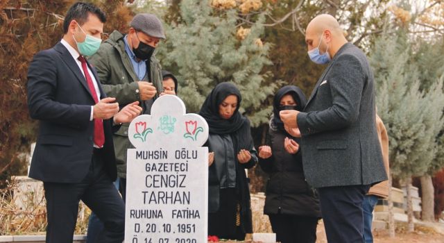 Vefat Eden Gazetecileri Kabri Başında Andı