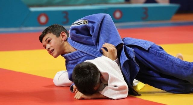 Yıldızlar Judo Türkiye Şampiyonası Aksaray'da başladı