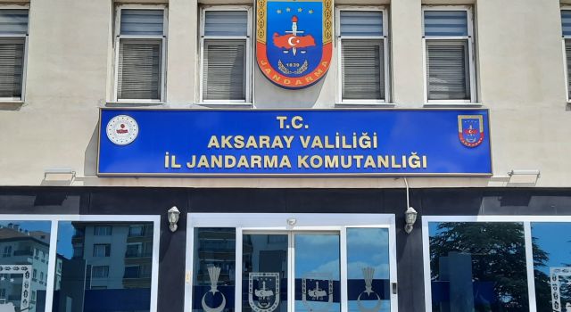 Jandarma Yedi Akaryakıt İstasyonunun Faaliyetini Durdurdu