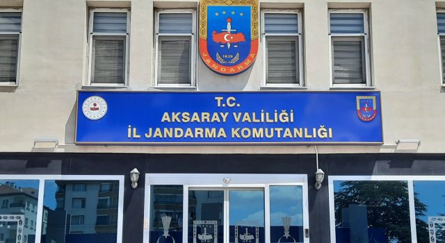 Jandarma Aranan Şahsı Uygulamada Yakaladı