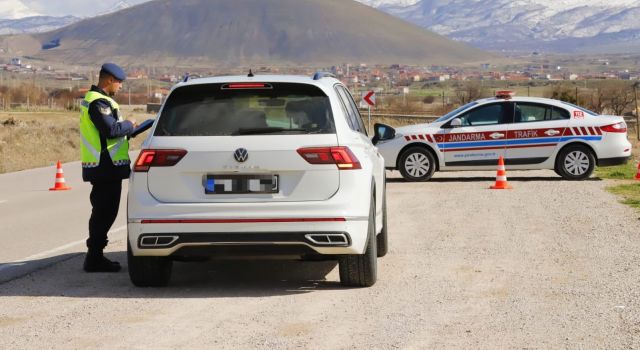 Jandarma Trafik Güvenliğini Sağlamak İçin Sahada