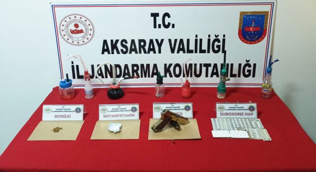 Uyuşturucu Tacirleri Jandarmaya Yakalandı