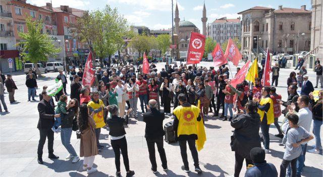 Üretenlerin Toplumsal Zenginlikten Aldığı Pay Azalıyor