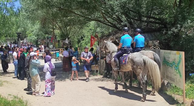 Atlı Jandarma Timleri Bayram Öncesi Sahada