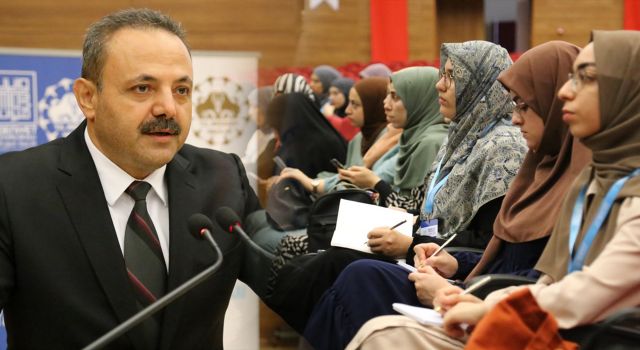 Rektör Arıbaş: İnsanlığın Yaşadığı Sıkıntılar Ancak Eğitimle Çözülür