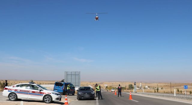 Jandarma “Gözünü Yoldan Ayırma, Sevdiklerinin Gözünü Yolda Bırakma!”