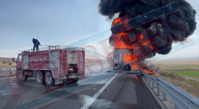 Ankara-Adana Yolunda Tır Alevler İçinde Kaldı