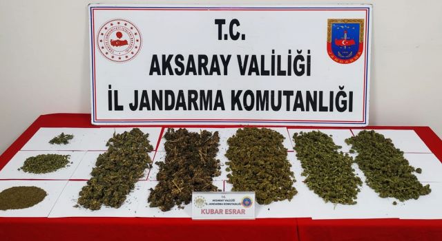 Jandarma Ekipleri Zehir Tacirlerinin Yuvasını Bastı