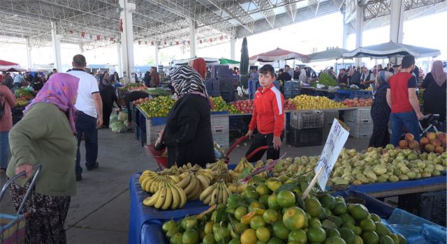 Yılın Son Günü Pazar Pazarı Doldu Taştı