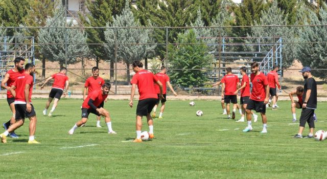 Siyah Beyazlılarda Rakip İskenderunspor