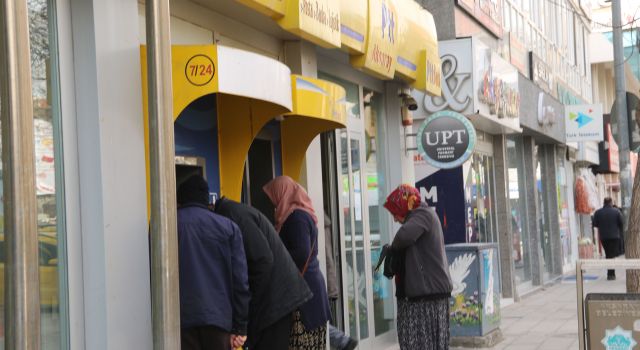 ATM'lerden Para Çekme Limiti Artırıldı