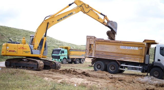 Yunus Emre Mahallesi'nde İçme Suyu Hattı Yenileniyor