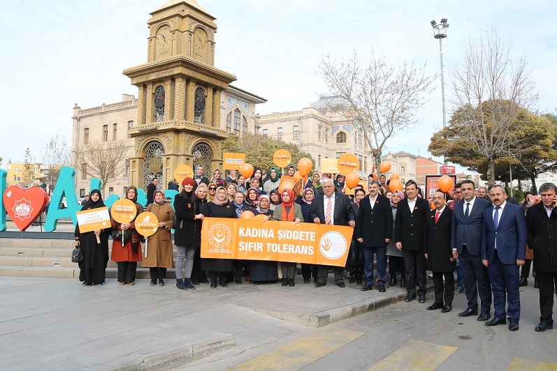 AK Partili Kadınlar Kadına Yönelik Şiddete Karşı Yürüdü