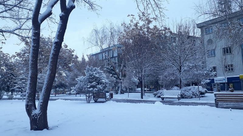 Hasretle Beklenen Kar Aksaray Şehir Merkezi’ne Yağdı