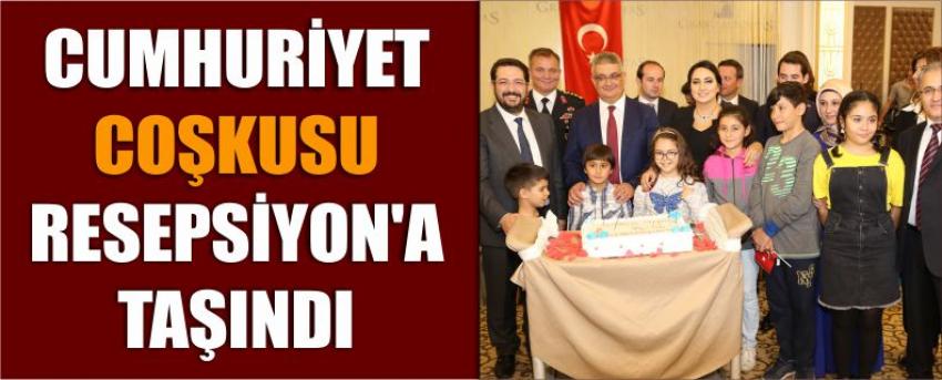 Cumhuriyet Coşkusu Resepsiyon’a Taşındı