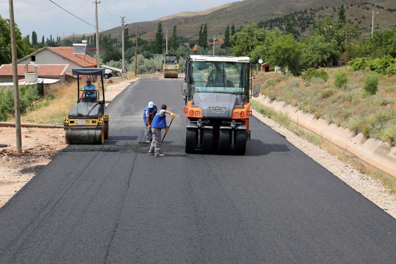 Mahallede Asfaltsız Yol Kalmayacak