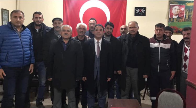 Gündüz Çarşıda Akşam Kenar Mahallede