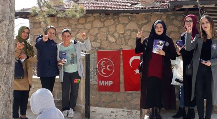 Mhp’li Kadınlar Kapı Kapı Dolaşıyor