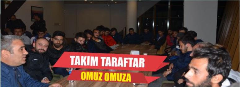 Takım Ve Taraftar Omuz Omuza