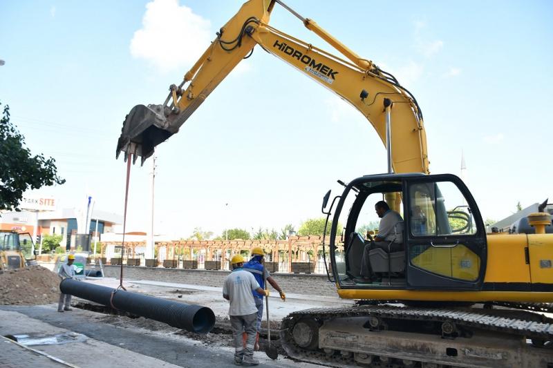 Yağmur Suyu Hattı Döşeme Çalışması Başladı