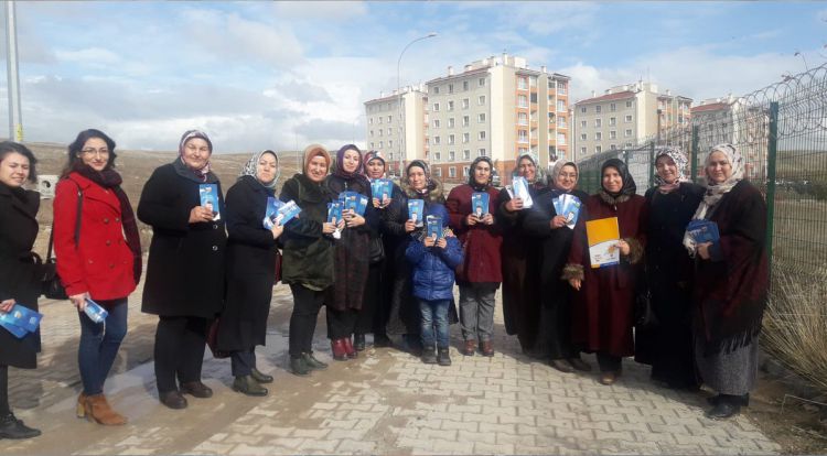 Ak Kadınlar “İlk Günkü Aşkla” Çalışıyor