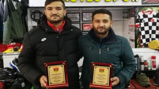 Kurtuluş Bahçelispor’dan Kaptanlara Plaket