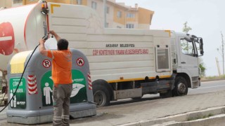 48 Mahallede Konteynerler Yıkanıyor