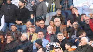 Aile Ve Sosyal Hizmetler İl Müdürü İsrafil Aktürk Ve Huzurevi Sakinleri 68 Aksaray Belediyespor'u Yalnız Bırakmadı