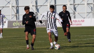 İLK YARIDA POZİSYON ÇOK GOL YOK 